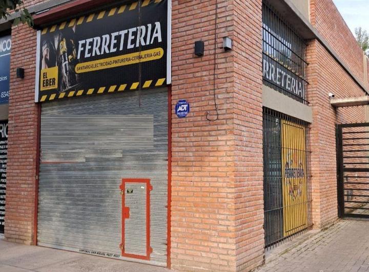 Local comercial · 54m² · 2 Cocheras