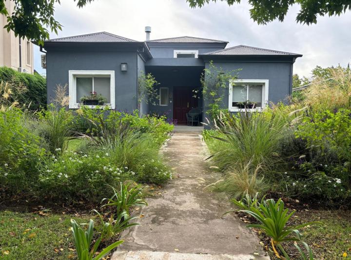 Casa · 125m² · 3 Dormitorios · 2 Cocheras