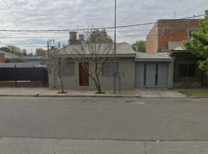 Casa · 110m² · 3 Ambientes · 2 Cocheras