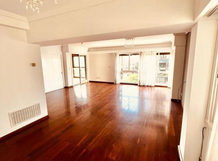 Departamento · 200m² · 5 Ambientes · 1 Cochera