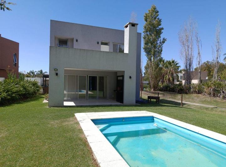 Casa · 170m² · 5 Ambientes · 3 Cocheras