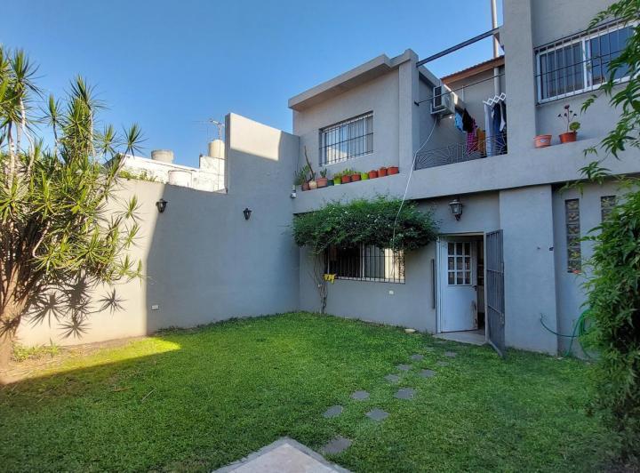 Casa · 160m² · 4 Ambientes · 1 Cochera