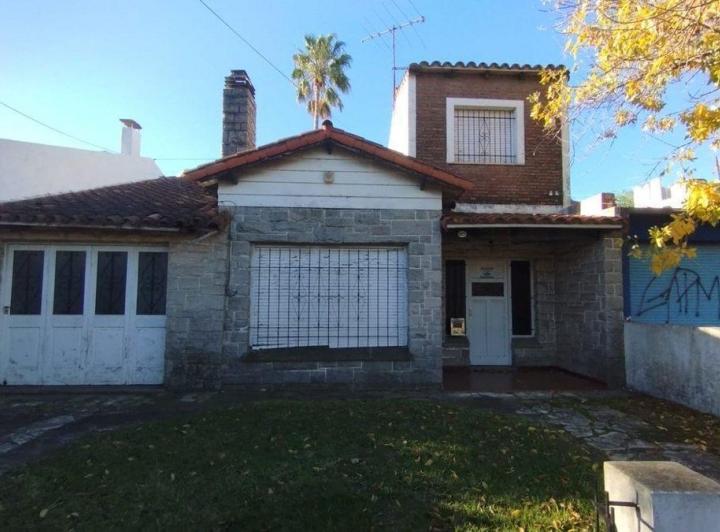 Casa · 140m² · 3 Ambientes · 1 Cochera