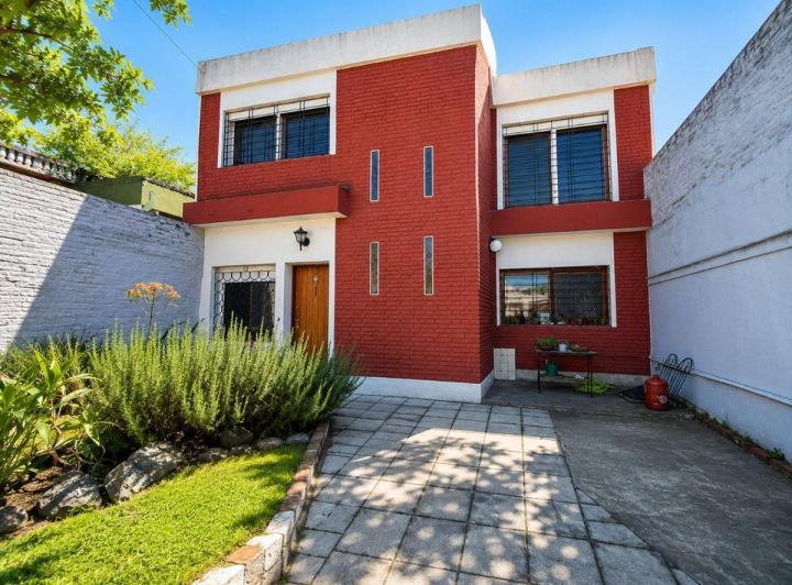 Casa · 127m² · 3 Ambientes · 1 Cochera