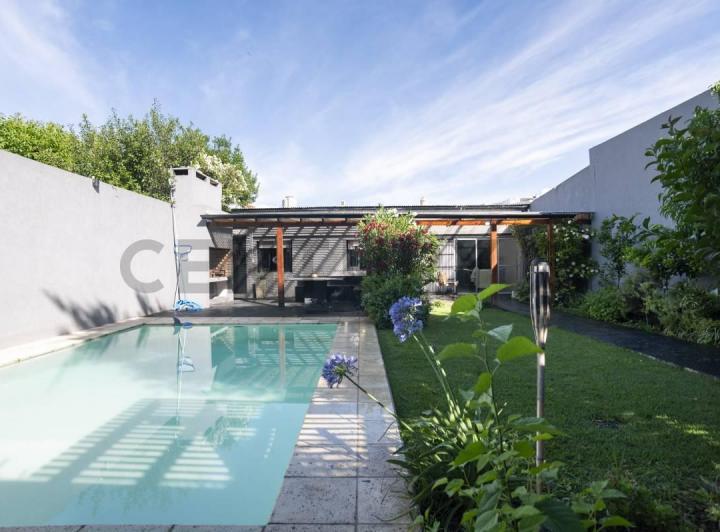 Casa · 200m² · 8 Ambientes