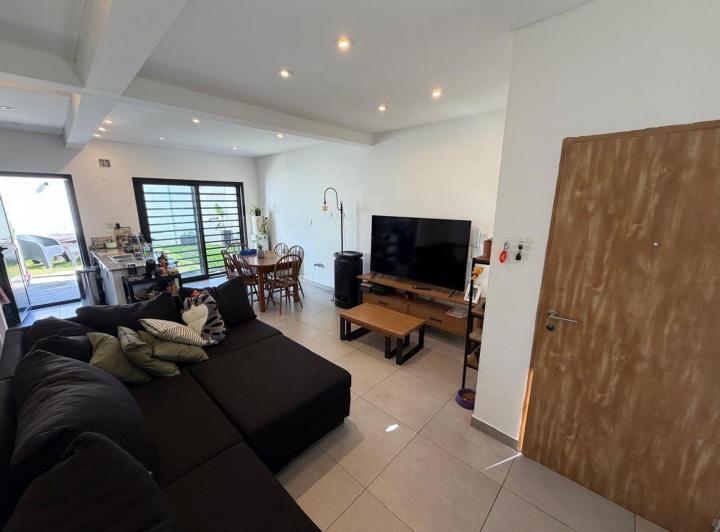 Casa · 82m² · 4 Ambientes · 1 Cochera