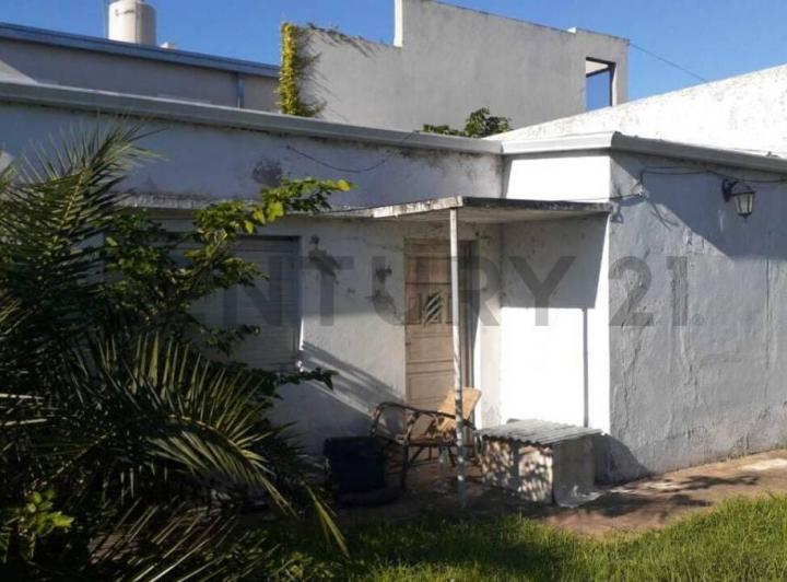 Casa · 100m² · 4 Ambientes · 4 Cocheras