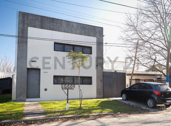 Casa · 110m² · 2 Dormitorios · 1 Cochera