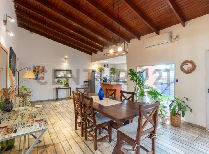 Casa · 135m² · 4 Ambientes · 1 Cochera
