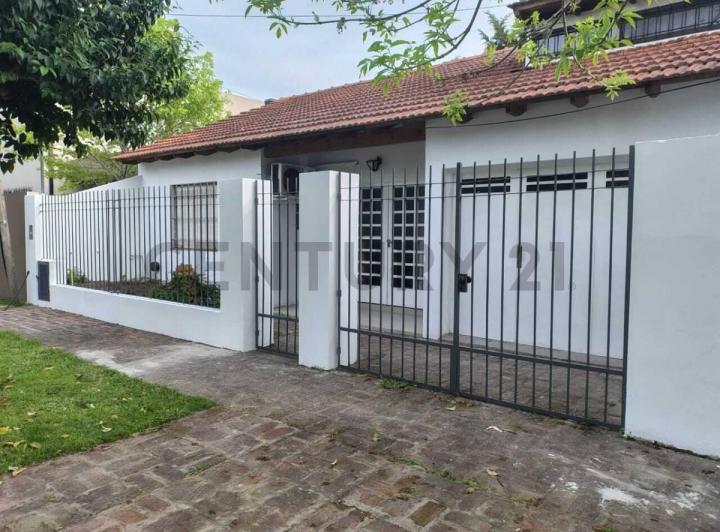 Casa · 115m² · 5 Ambientes · 1 Cochera