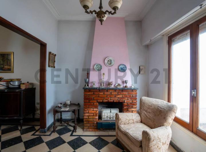 Casa · 600m² · 4 Ambientes · 2 Cocheras