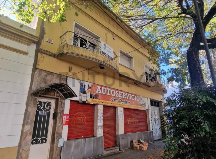 Casa · 490m²