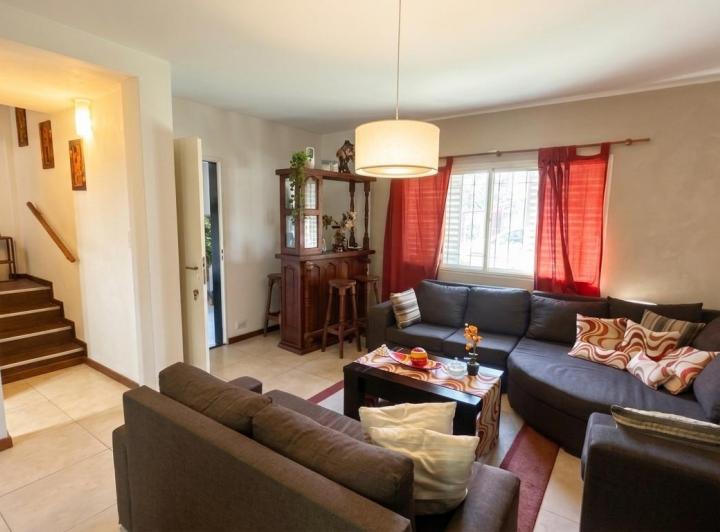 Casa · 130m² · 4 Ambientes · 1 Cochera