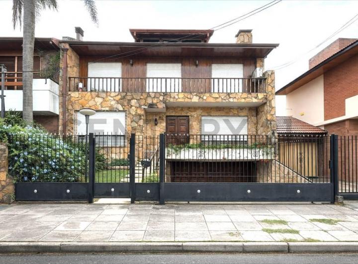 Casa · 150m² · 3 Ambientes · 2 Cocheras