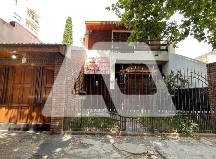 Casa · 320m² · 3 Ambientes
