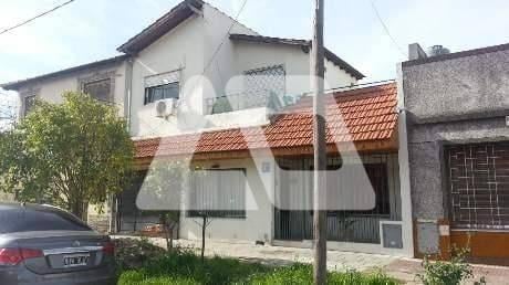 Casa · 102m² · 4 Ambientes · 1 Cochera