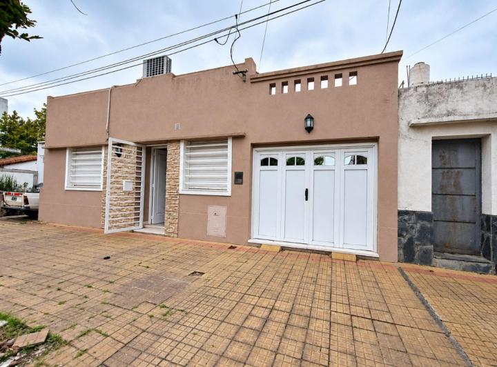 Casa · 76m² · 4 Ambientes · 1 Cochera