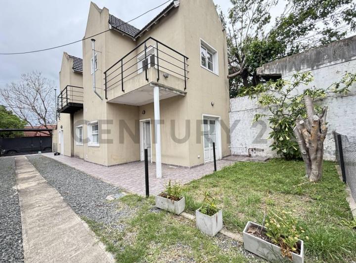 Casa · 65m² · 3 Ambientes · 1 Cochera