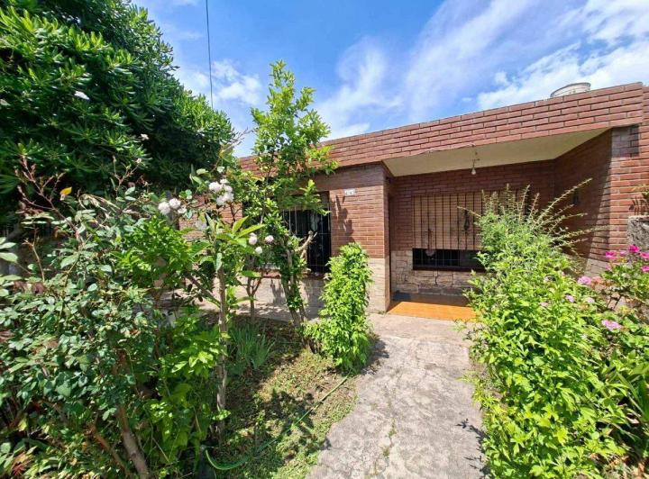 Casa · 70m² · 4 Ambientes · 1 Cochera