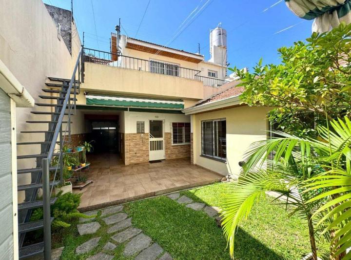 Casa · 129m² · 4 Ambientes · 2 Cocheras