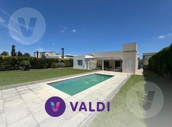 Casa · 170m² · 5 Ambientes · 1 Cochera