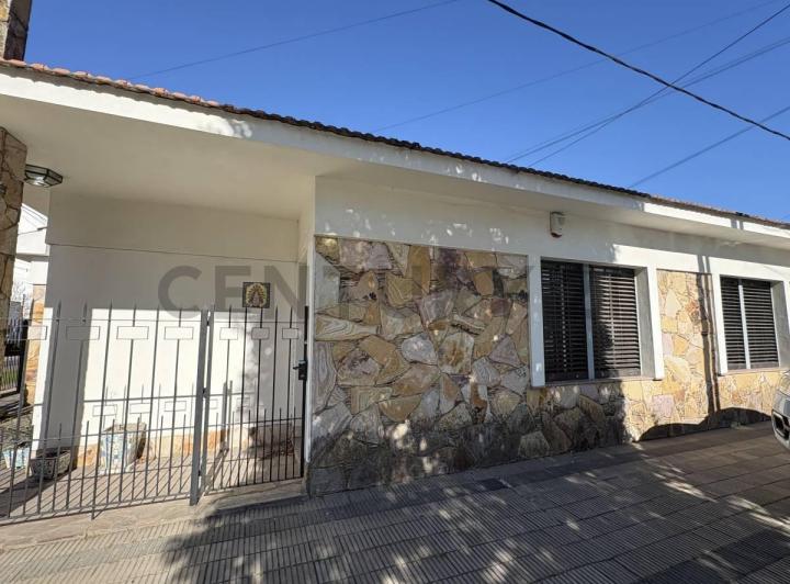 Casa · 113m² · 5 Ambientes · 1 Cochera