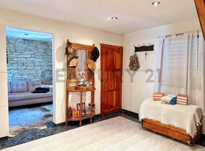 Casa · 100m² · 4 Ambientes · 1 Cochera
