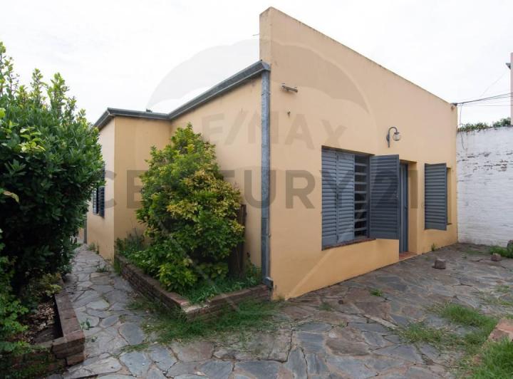 Casa · 180m² · 4 Ambientes · 1 Cochera