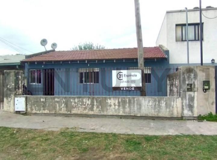 Casa · 78m² · 4 Ambientes · 1 Cochera