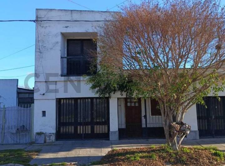Casa · 182m² · 4 Ambientes · 1 Cochera