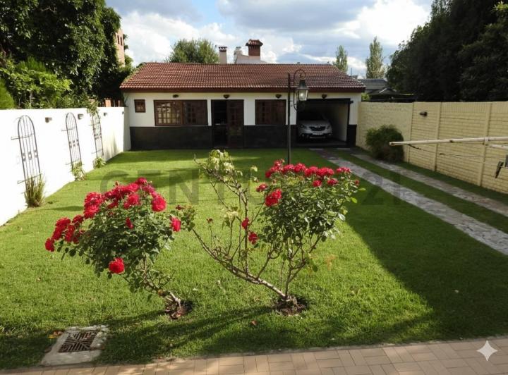 Casa · 205m² · 3 Ambientes · 3 Cocheras