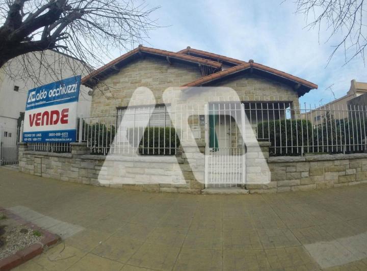 Casa · 1m² · 4 Ambientes · 1 Cochera