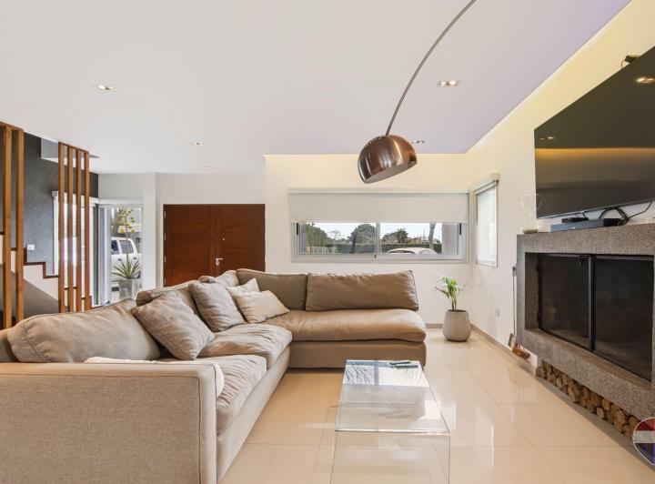Casa · 336m² · 4 Ambientes · 1 Cochera