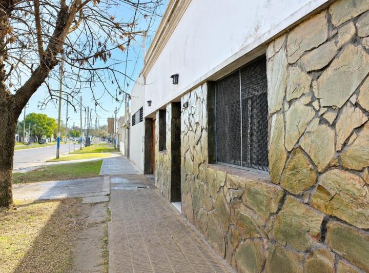 Casa · 140m² · 3 Ambientes · 1 Cochera