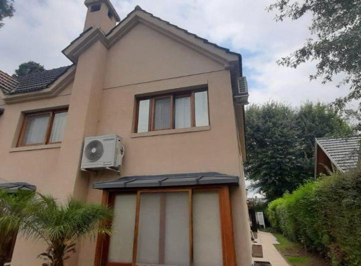 Casa · 308m² · 4 Ambientes · 3 Cocheras