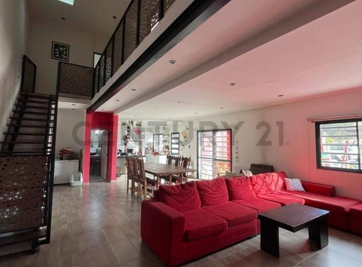 Casa · 173m² · 5 Ambientes · 3 Cocheras