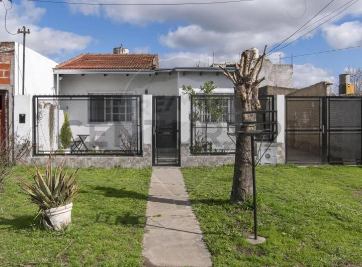 Casa · 140m² · 3 Ambientes · 1 Cochera