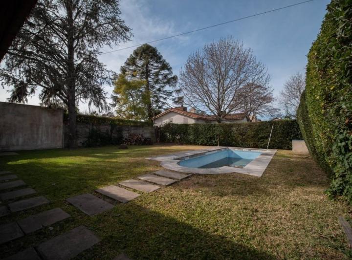 Casa · 145m² · 4 Ambientes · 2 Cocheras