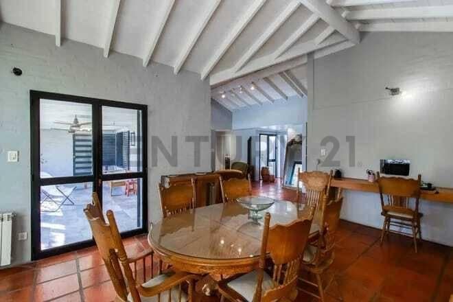 Casa · 320m² · 4 Ambientes