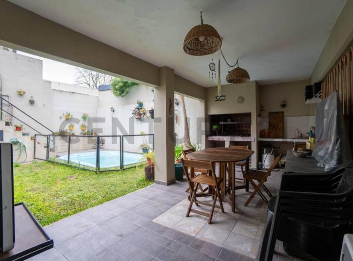 Casa · 184m² · 4 Ambientes · 1 Cochera