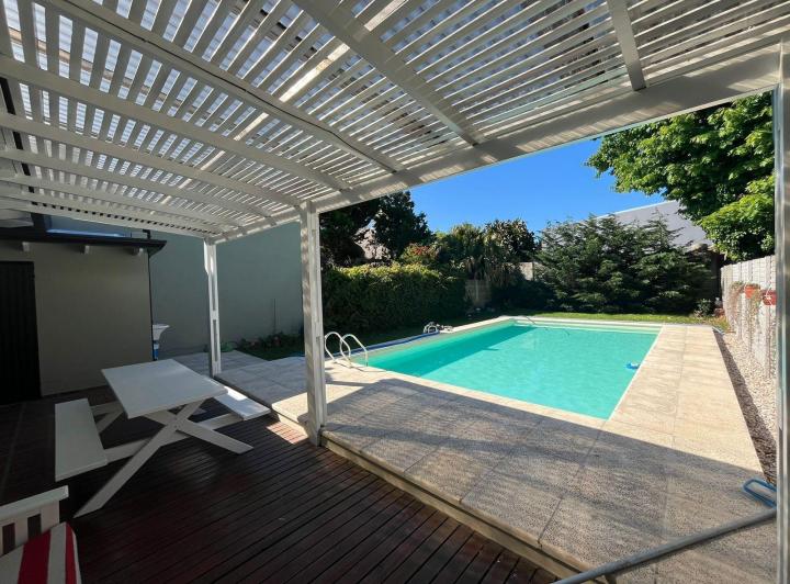 Casa · 165m² · 3 Ambientes · 2 Cocheras