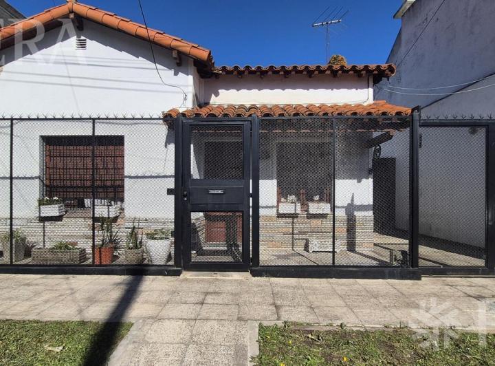 Casa · 146m² · 3 Ambientes · 3 Cocheras