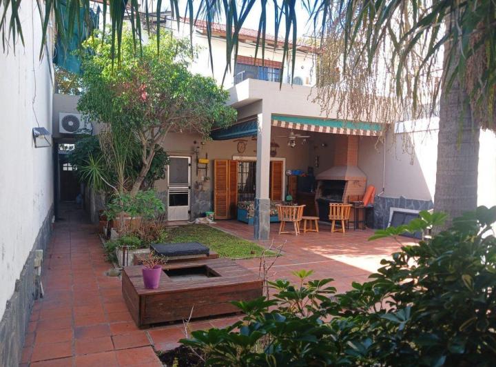 Casa · 170m² · 4 Ambientes · 1 Cochera