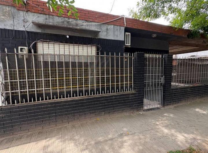 Casa · 98m² · 5 Ambientes · 1 Cochera