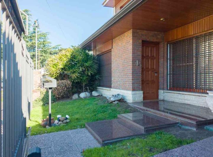 Casa · 292m² · 6 Ambientes · 2 Cocheras