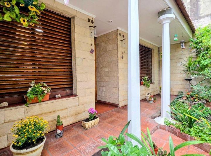 Casa · 107m² · 4 Ambientes · 2 Cocheras