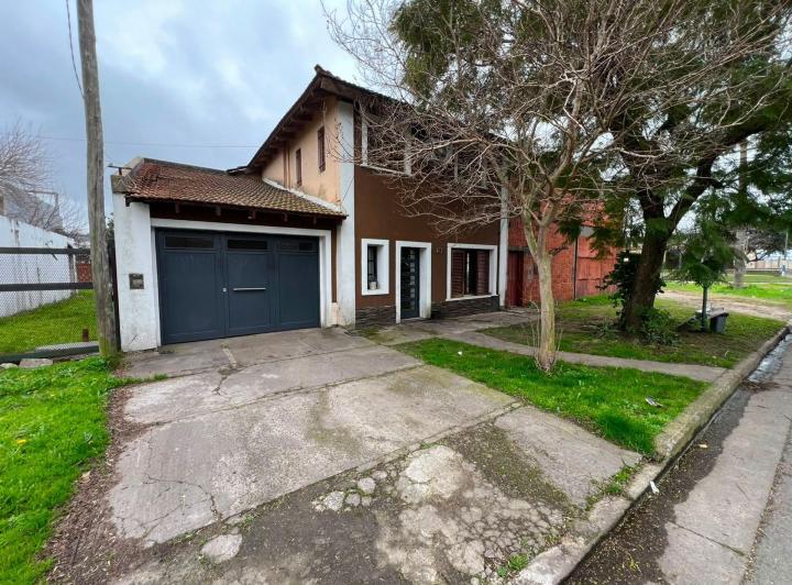 Casa · 200m² · 6 Ambientes · 1 Cochera