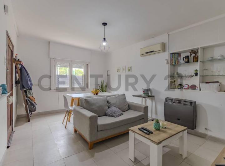 Casa · 94m² · 7 Ambientes · 3 Cocheras