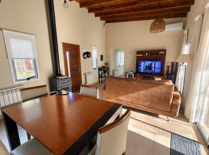 Casa · 120m² · 3 Ambientes · 4 Cocheras
