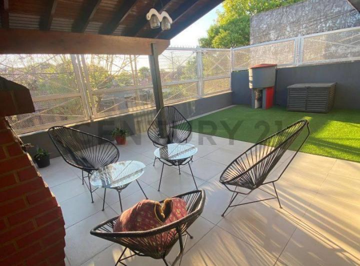 Casa · 325m² · 7 Ambientes · 5 Cocheras